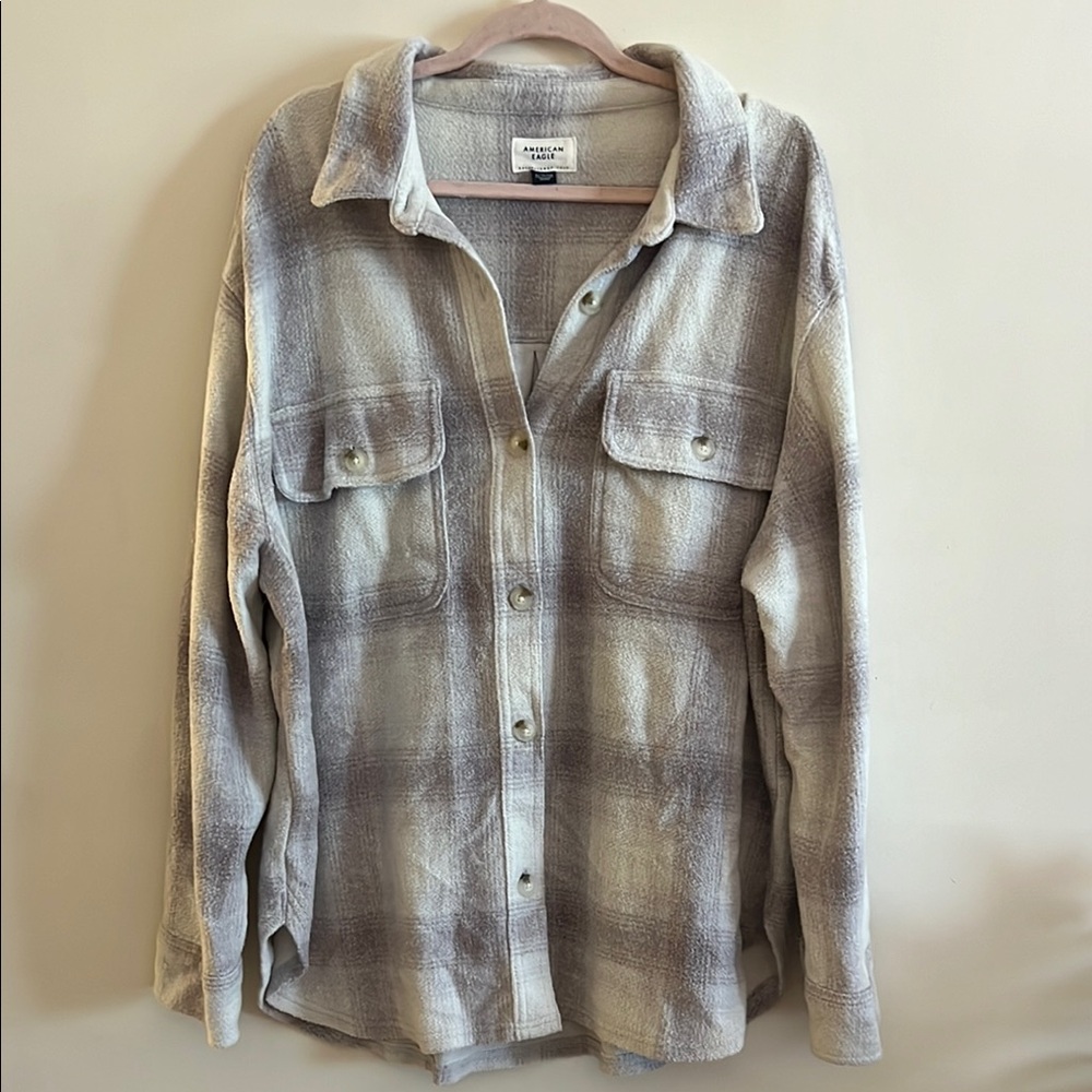 AMERICAN EAGLE Ultra Soft Plaid Button-Up